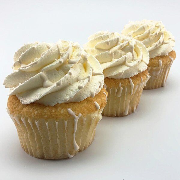 CupcakeVanilla3 | Super Sweet Bake Shop Vanilla Cupcakes